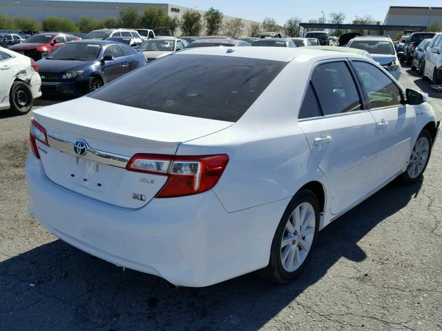 4T1BD1FKXEU130021 - 2014 TOYOTA CAMRY HYBR WHITE photo 4