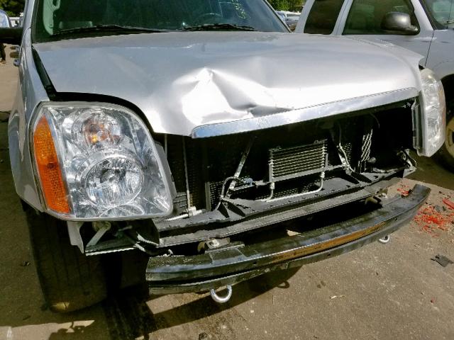 1GKUCEEF1AR247693 - 2010 GMC YUKON DENA SILVER photo 9