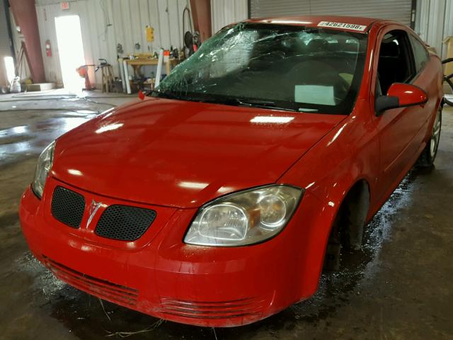 1G2AL18F587237276 - 2008 PONTIAC G5 RED photo 2