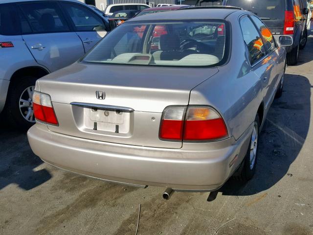 1HGCD5607VA126347 - 1997 HONDA ACCORD GOLD photo 4