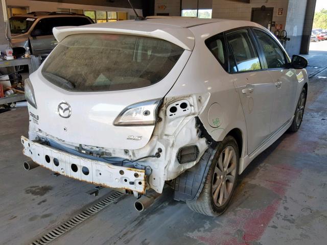 JM1BL1K66B1426800 - 2011 MAZDA 3 S WHITE photo 4