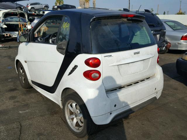 WMEEJ3BA8FK820237 - 2015 SMART FORTWO PUR WHITE photo 3