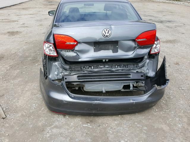 3VW2K7AJ7EM228369 - 2014 VOLKSWAGEN JETTA BASE GRAY photo 9