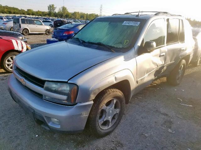 1GNDT13S642145055 - 2004 CHEVROLET TRAILBLAZE SILVER photo 2