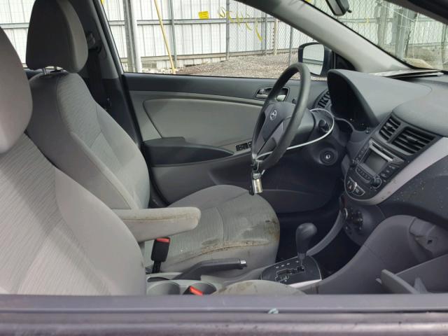 KMHCT4AE6HU314533 - 2017 HYUNDAI ACCENT SE WHITE photo 5