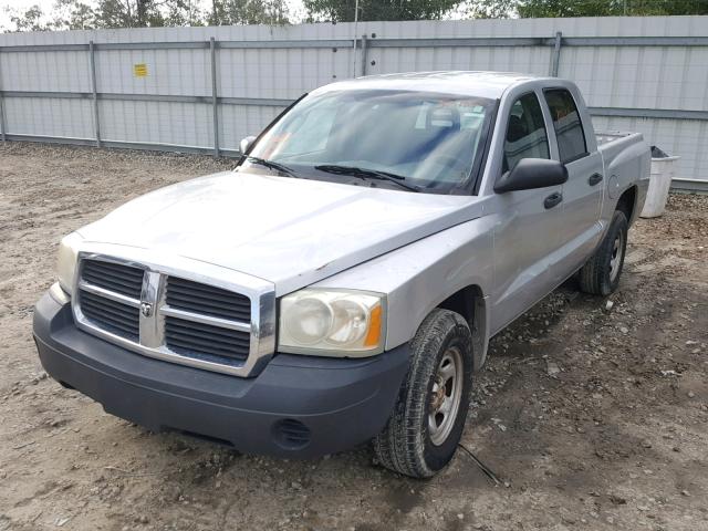 1D7HE28K25S329287 - 2005 DODGE DAKOTA QUA SILVER photo 2