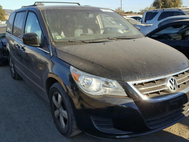 2V4RW3DGXBR717308 - 2011 VOLKSWAGEN ROUTAN SE BLACK photo 1