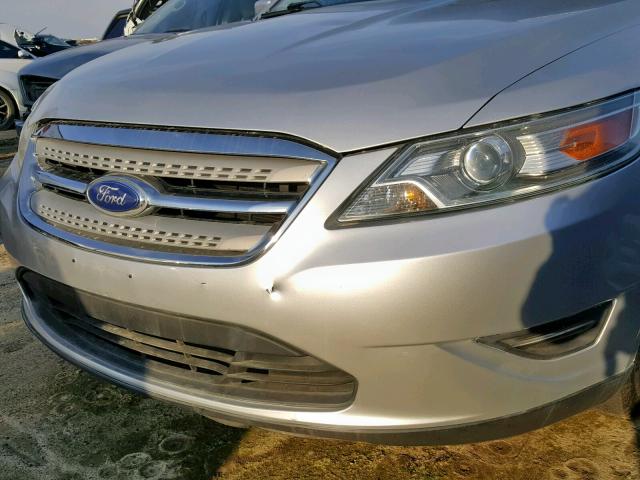 1FAHP2EW3BG139224 - 2011 FORD TAURUS SEL SILVER photo 9