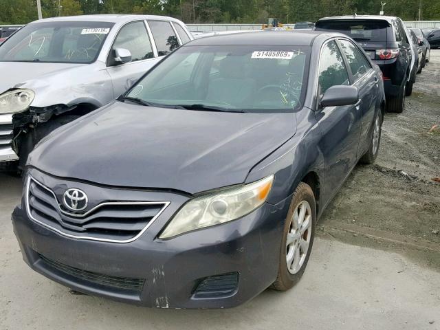 4T1BF3EK3BU637667 - 2011 TOYOTA CAMRY BASE GRAY photo 2