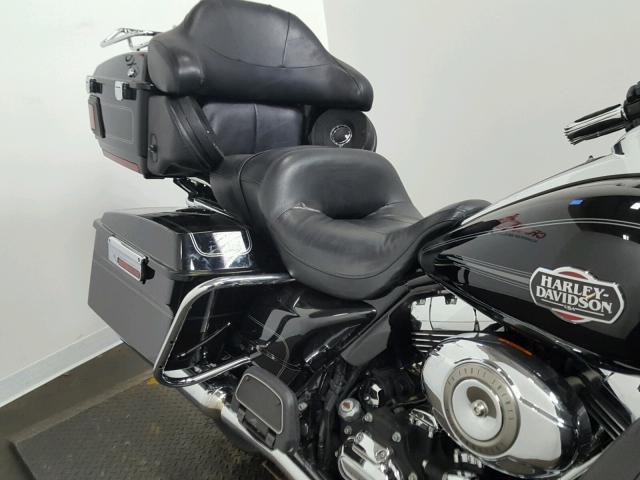 1HD1FC4178Y630133 - 2008 HARLEY-DAVIDSON FLHTCUI BLACK photo 19