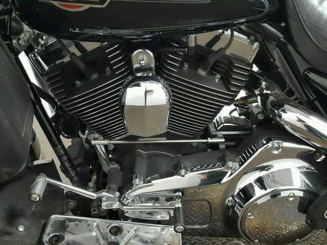 1HD1FC4178Y630133 - 2008 HARLEY-DAVIDSON FLHTCUI BLACK photo 6