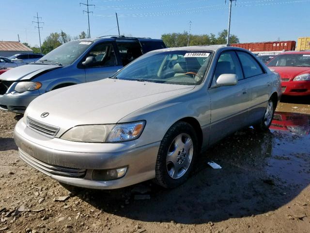 JT8BF28GX10318664 - 2001 LEXUS ES 300 SILVER photo 2