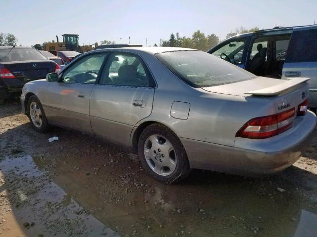 JT8BF28GX10318664 - 2001 LEXUS ES 300 SILVER photo 3