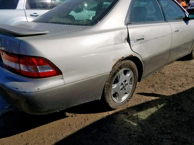 JT8BF28GX10318664 - 2001 LEXUS ES 300 SILVER photo 9