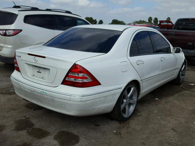 WDBRF61J04E016335 - 2004 MERCEDES-BENZ C 240 WHITE photo 4