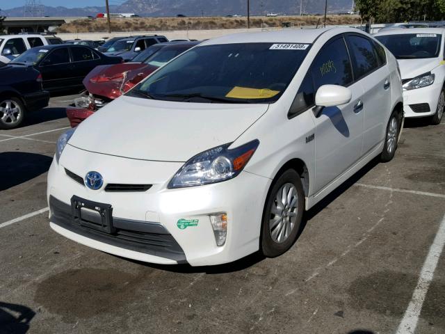 JTDKN3DP3E3052361 - 2014 TOYOTA PRIUS PLUG WHITE photo 2