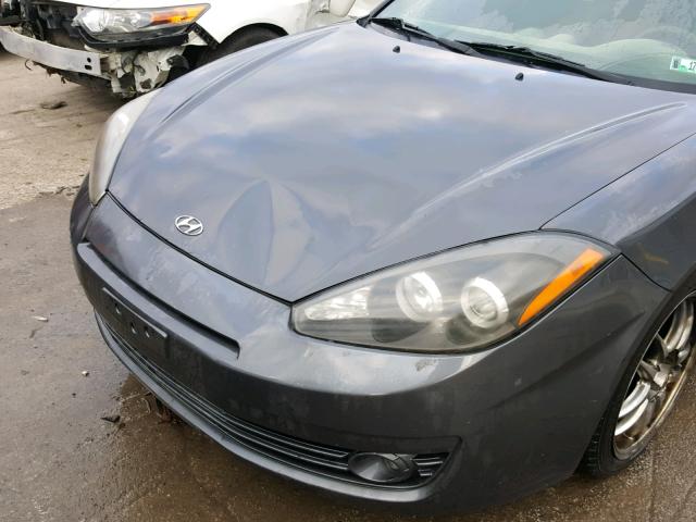 KMHHM66DX7U242524 - 2007 HYUNDAI TIBURON GS GRAY photo 9