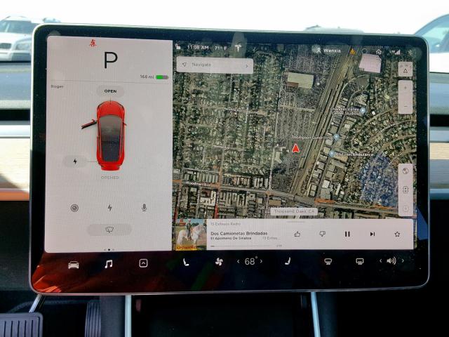 5YJ3E1EA5JF045637 - 2018 TESLA MODEL 3 RED photo 9