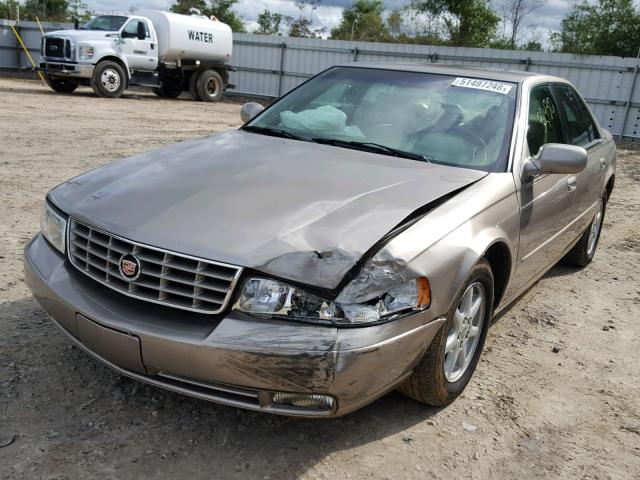 1G6KS54Y34U107349 - 2004 CADILLAC SEVILLE SL GOLD photo 2