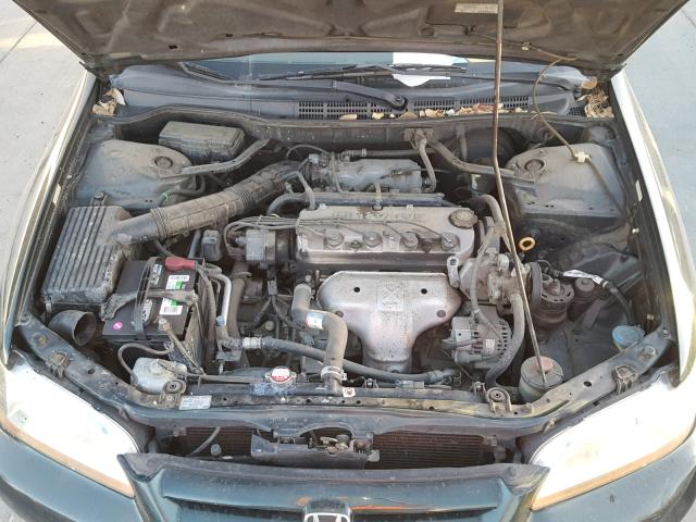 1HGCF86611A054426 - 2001 HONDA ACCORD VAL GREEN photo 7