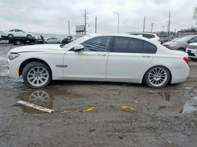 WBAKC8C5XCC437297 - 2012 BMW 750 I WHITE photo 9