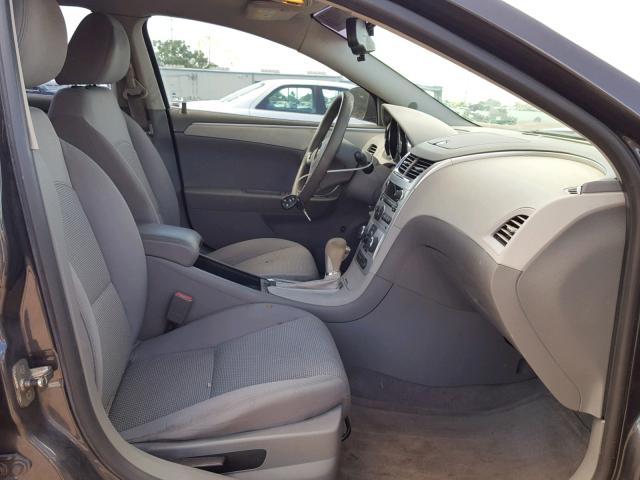 1G1ZC5E18BF268185 - 2011 CHEVROLET MALIBU 1LT BLUE photo 5