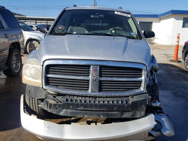 1D4HD48NX4F152081 - 2004 DODGE DURANGO SL SILVER photo 9