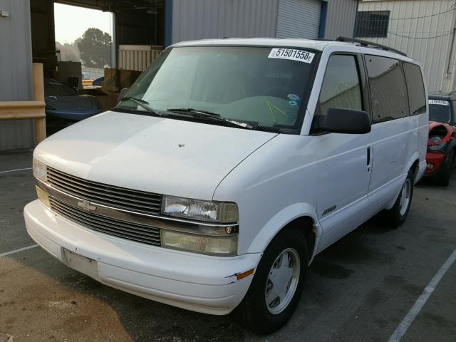 1GNDM19W2WB118686 - 1998 CHEVROLET ASTRO WHITE photo 2