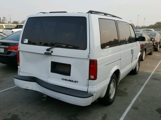 1GNDM19W2WB118686 - 1998 CHEVROLET ASTRO WHITE photo 4