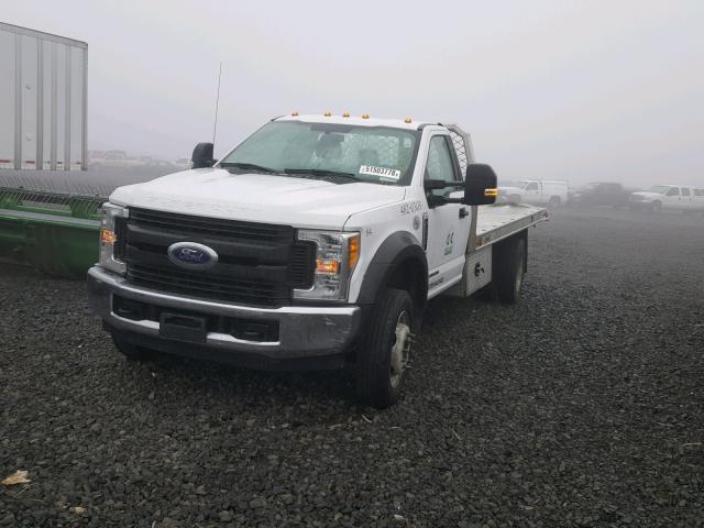 1FDUF5GT9HEB78626 - 2017 FORD F550 SUPER WHITE photo 2