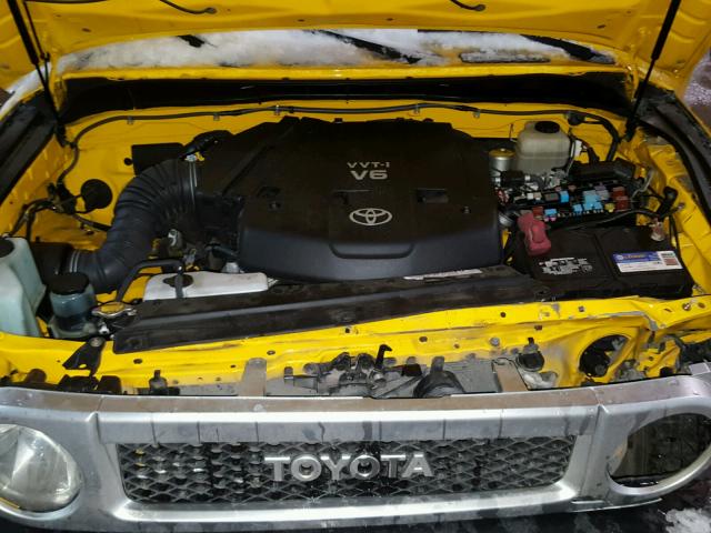 JTEBU11F670016800 - 2007 TOYOTA FJ CRUISER YELLOW photo 7