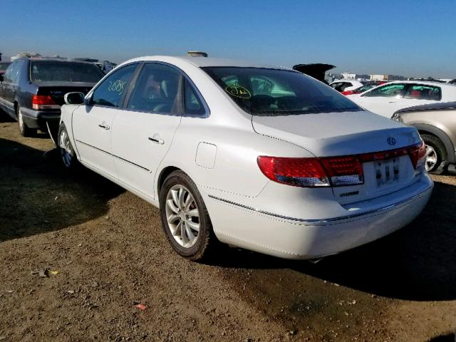 KMHFC46FX7A186585 - 2007 HYUNDAI AZERA SE WHITE photo 3