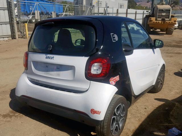 WMEFJ9BA8HK230274 - 2017 SMART FORTWO WHITE photo 4