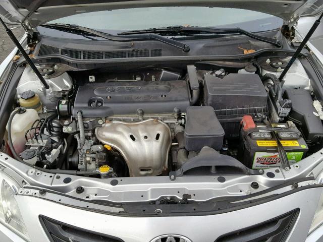 4T4BE46KX8R018571 - 2008 TOYOTA CAMRY CE SILVER photo 7