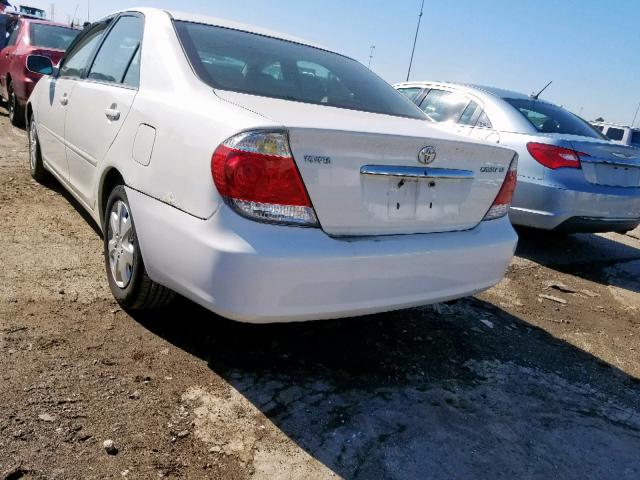 4T1BE30K55U434956 - 2005 TOYOTA CAMRY LE WHITE photo 3