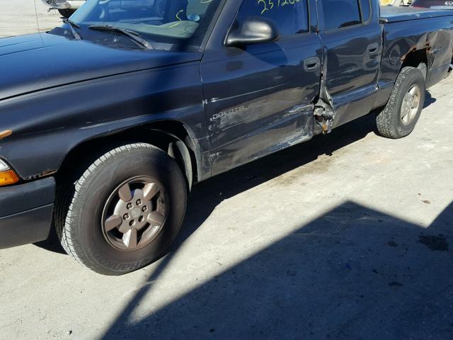 1B7HL38X42S589414 - 2002 DODGE DAKOTA QUA GRAY photo 9