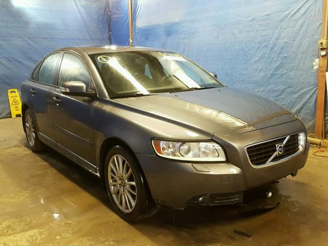 YV1390MS9A2491571 - 2010 VOLVO S40 2.4I GRAY photo 1