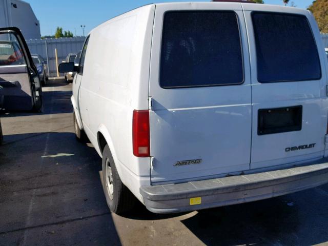 1GCDM19X12B153697 - 2002 CHEVROLET ASTRO WHITE photo 3