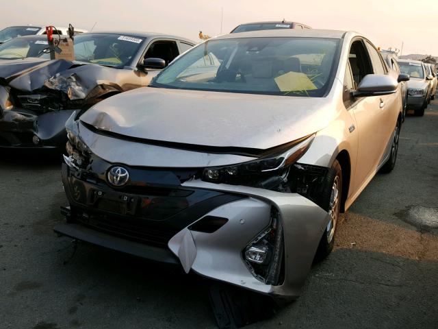 JTDKARFP0J3079281 - 2018 TOYOTA PRIUS PRIM 白色 照片 2