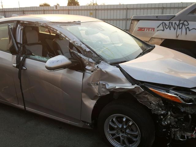 JTDKARFP0J3079281 - 2018 TOYOTA PRIUS PRIM 白色 照片 9