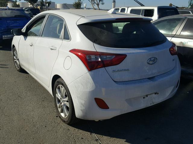 KMHD35LE8DU061264 - 2013 HYUNDAI ELANTRA GT WHITE photo 3