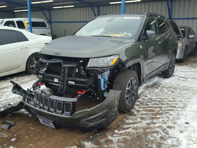 3C4NJDDB3JT456486 - 2018 JEEP COMPASS TR GREEN photo 2