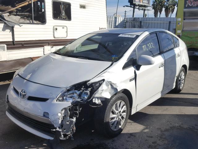 JTDKN3DP6E3053455 - 2014 TOYOTA PRIUS PLUG WHITE photo 2