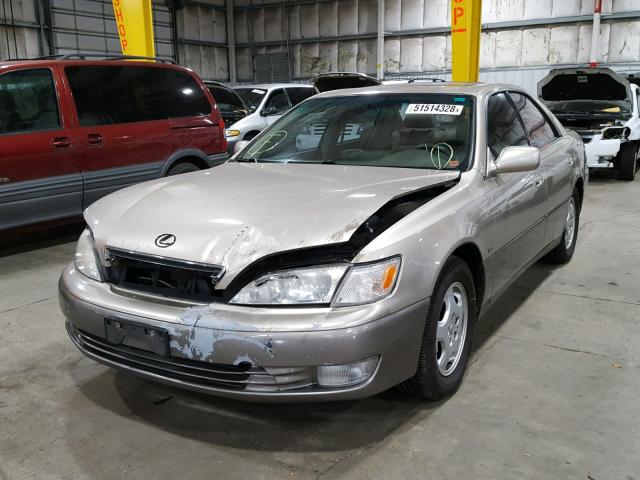 JT8BF28G9X5072539 - 1999 LEXUS ES 300 BEIGE photo 2