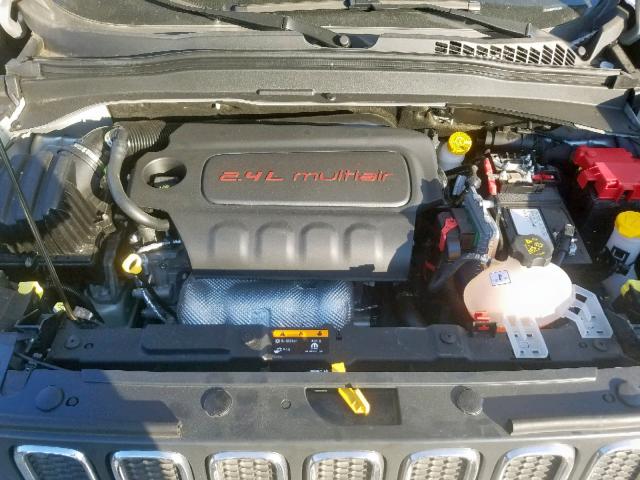 ZACCJBAB9JPJ17963 - 2018 JEEP RENEGADE S SILVER photo 7