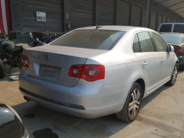 3VWSG71K46M777698 - 2006 VOLKSWAGEN JETTA 2.5 SILVER photo 4