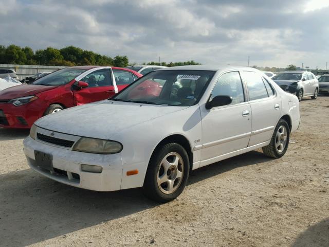 1N4BU31D3RC104287 - 1994 NISSAN ALTIMA XE WHITE photo 2