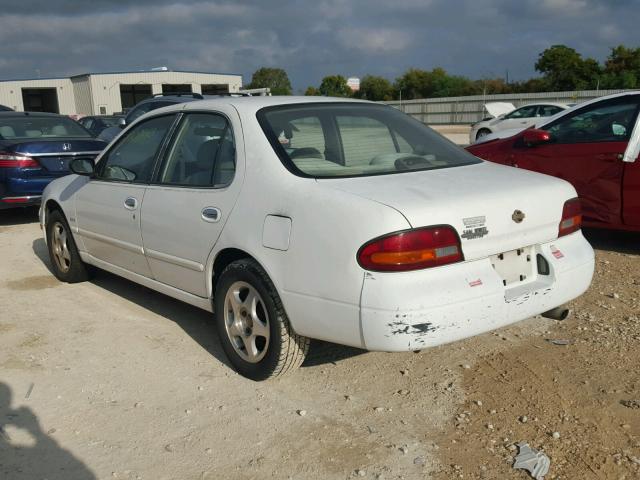 1N4BU31D3RC104287 - 1994 NISSAN ALTIMA XE WHITE photo 3