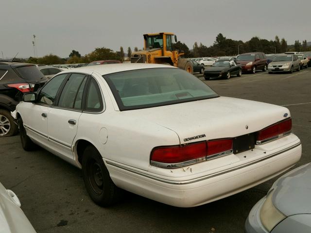 2FALP73W3TX137303 - 1996 FORD CROWN VICT WHITE photo 3