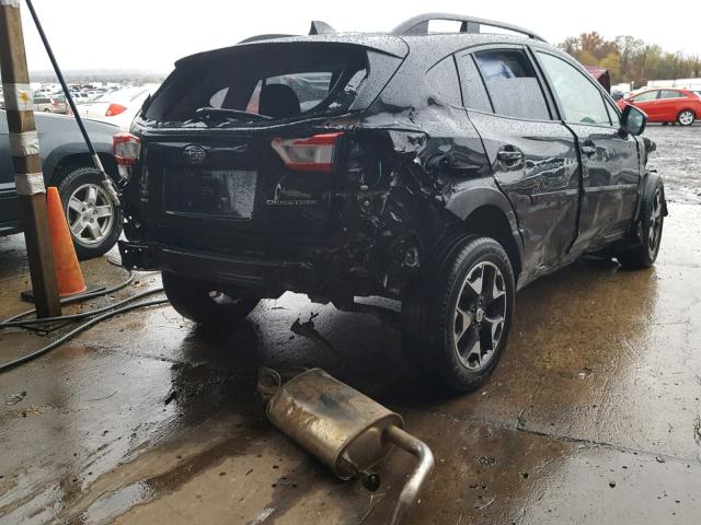 JF2GTACC1JH320529 - 2018 SUBARU CROSSTREK BLACK photo 4